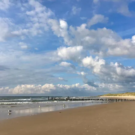 Апартаменты White Sand Beach *